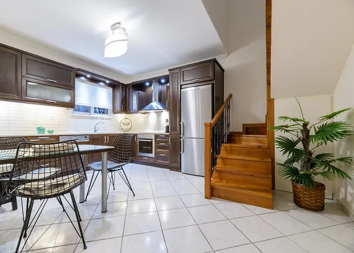 Diogenis House